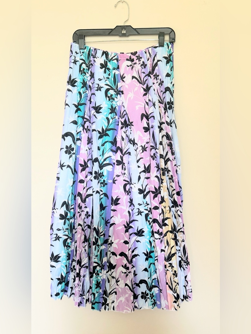 Women’s Floral Lined Pleated Pastel Maxi Skirt